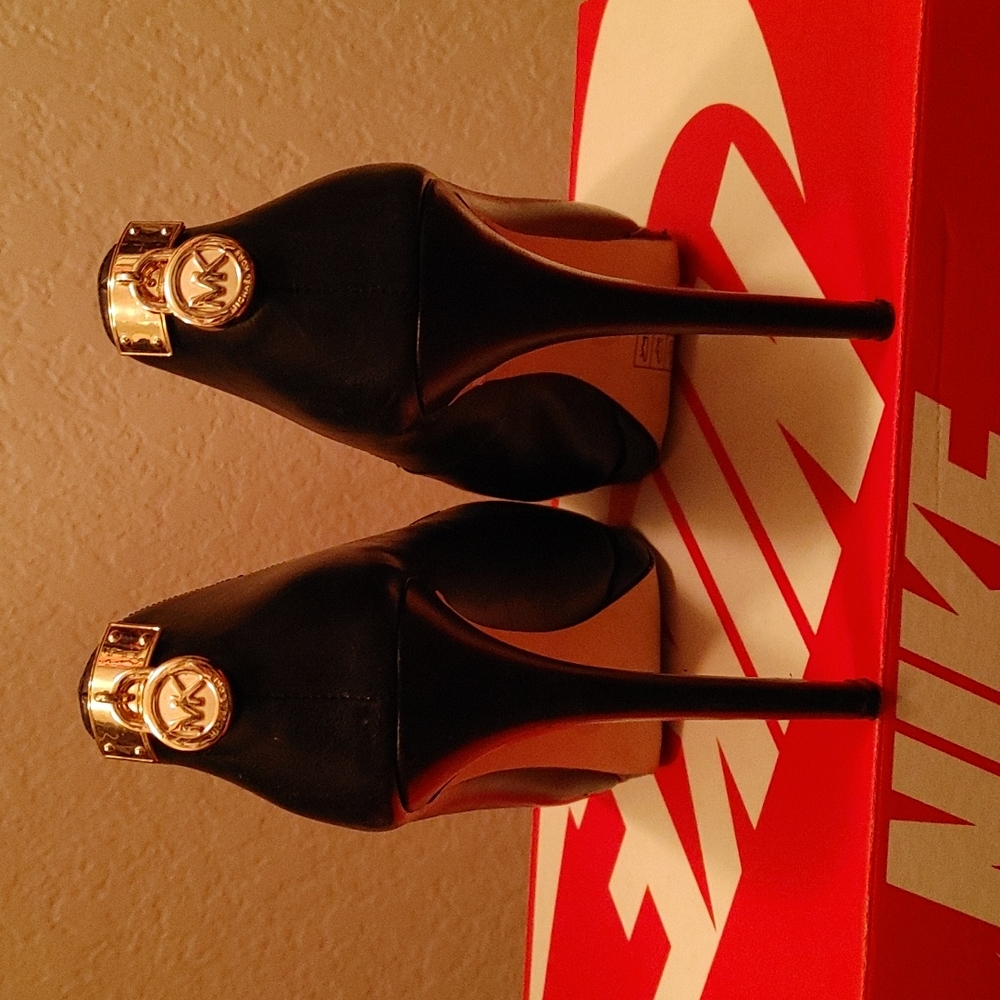 Black Michael Kors